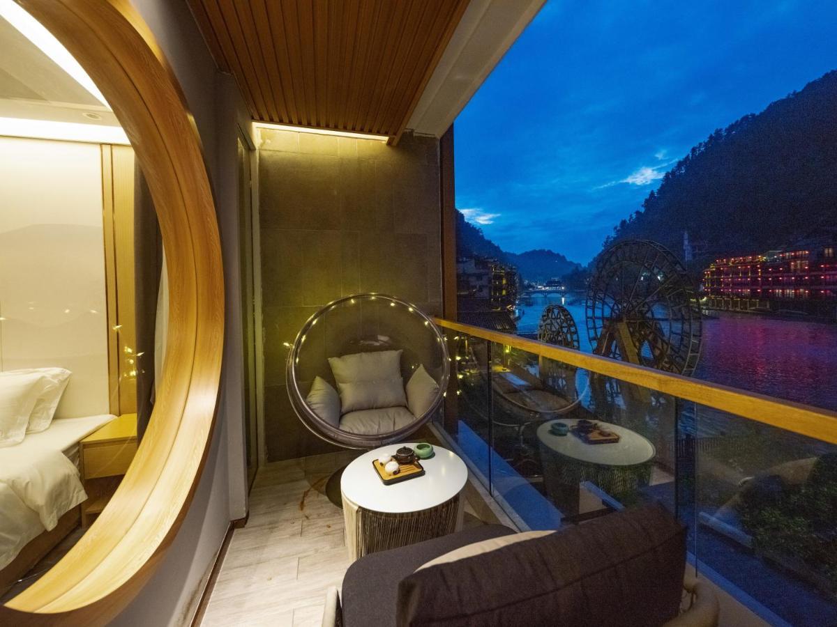 Moon River View *