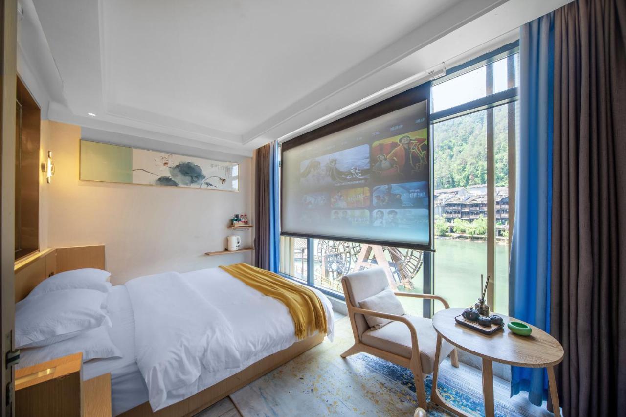 Homestay Moon River View *