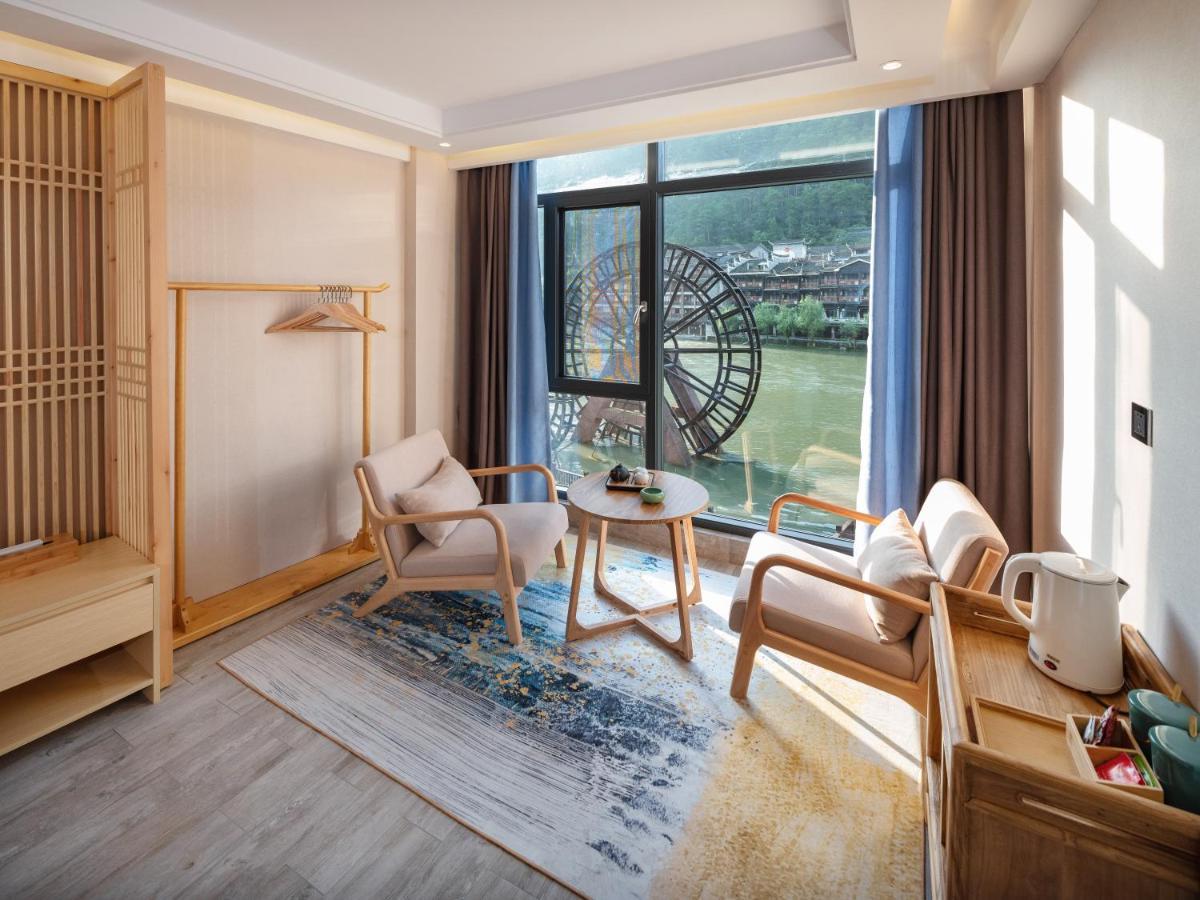 Homestay Moon River View Fenghuang