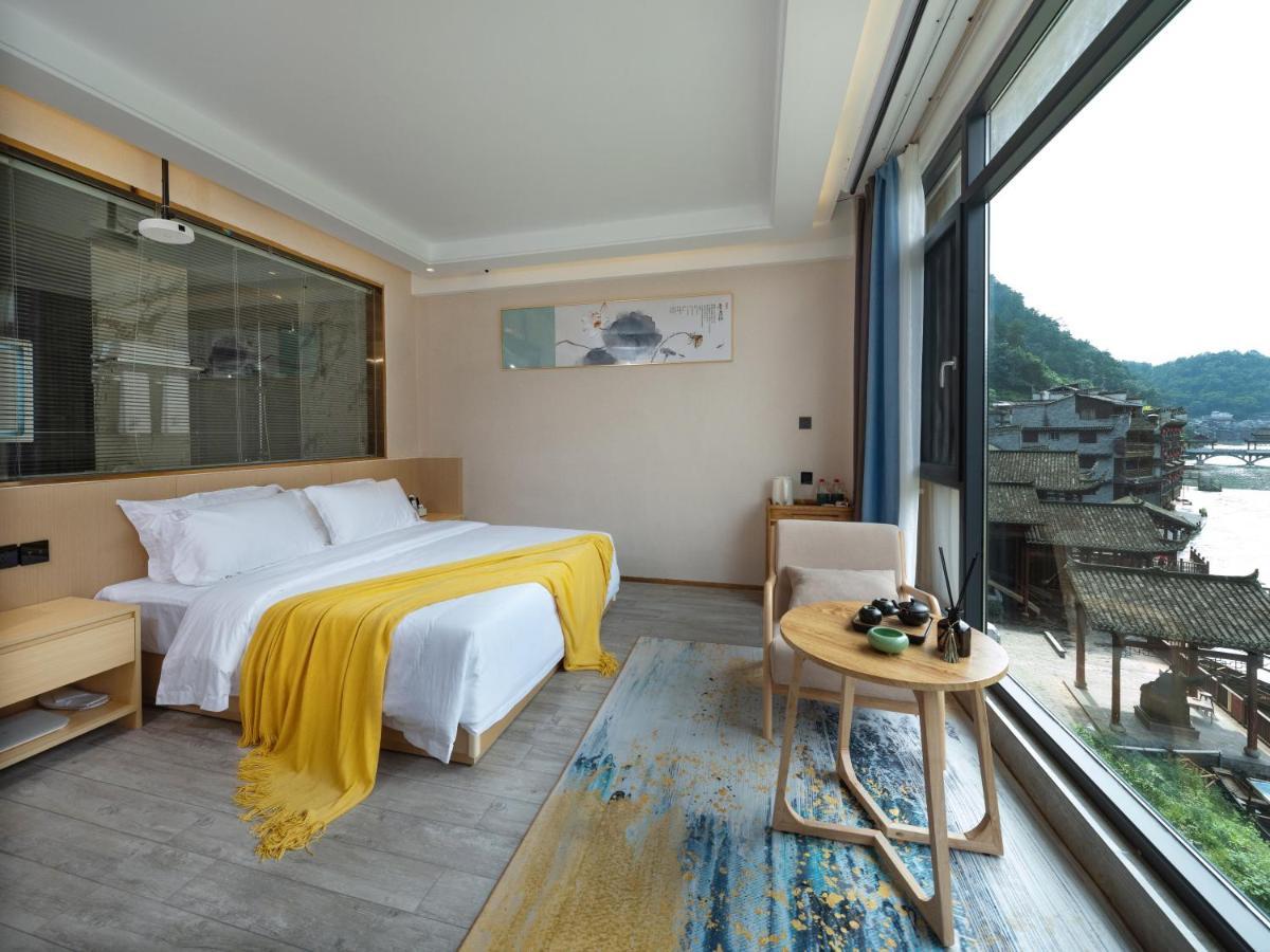 Homestay Moon River View *