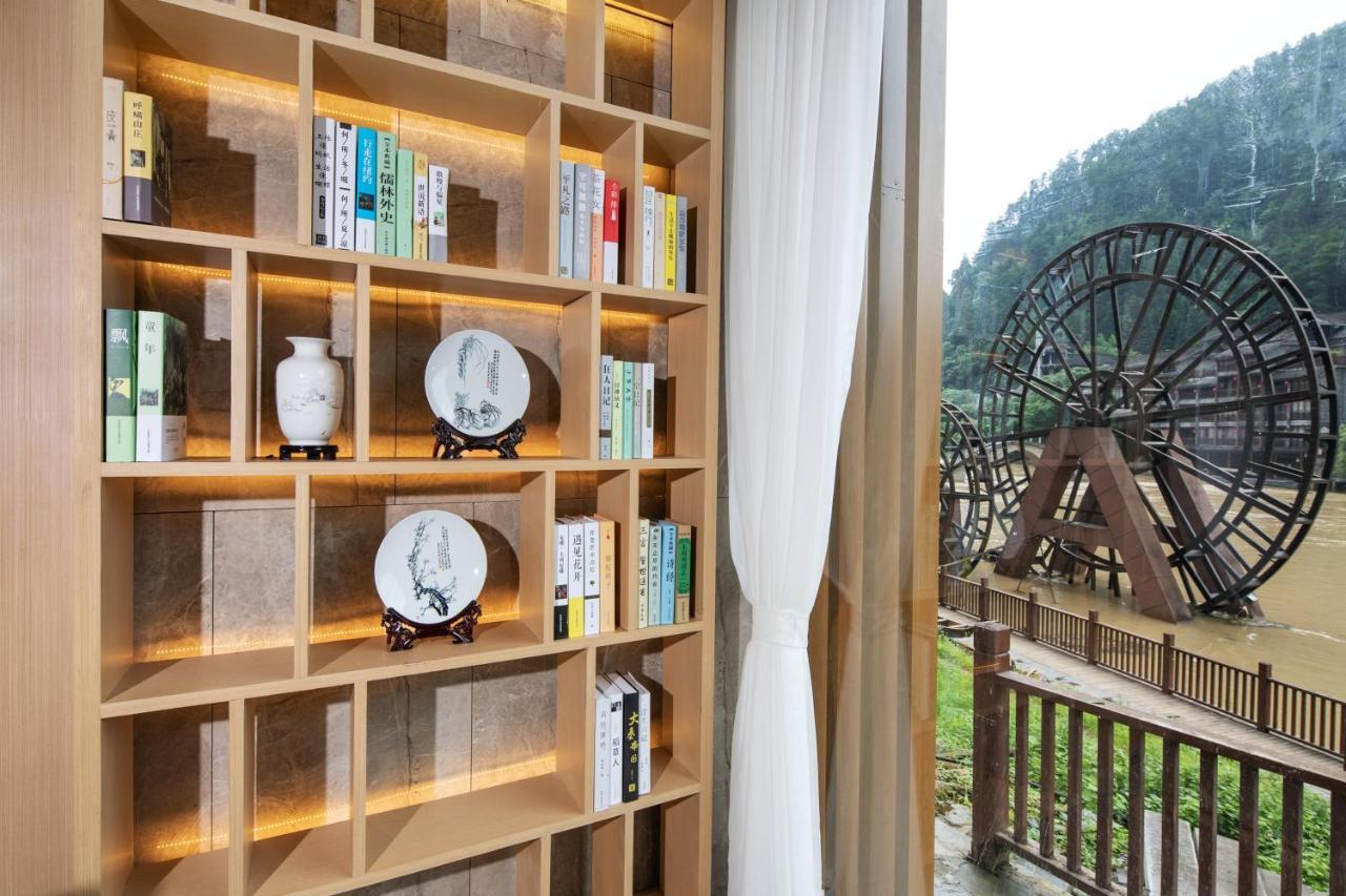 Moon River View Homestay *